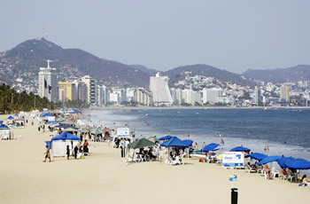 Playa Tamarindos, Acapulco Beach near Papagayo Park