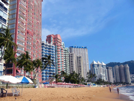 Playa Icacos, A beach in Acapulco's Golden Zone